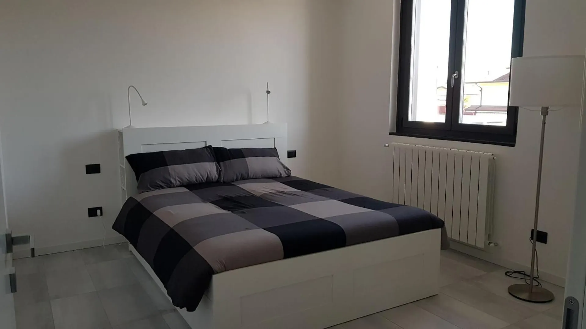 Black And White B&B Urgnano